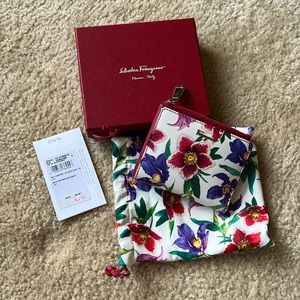 Ferragamo Wallet Begonia